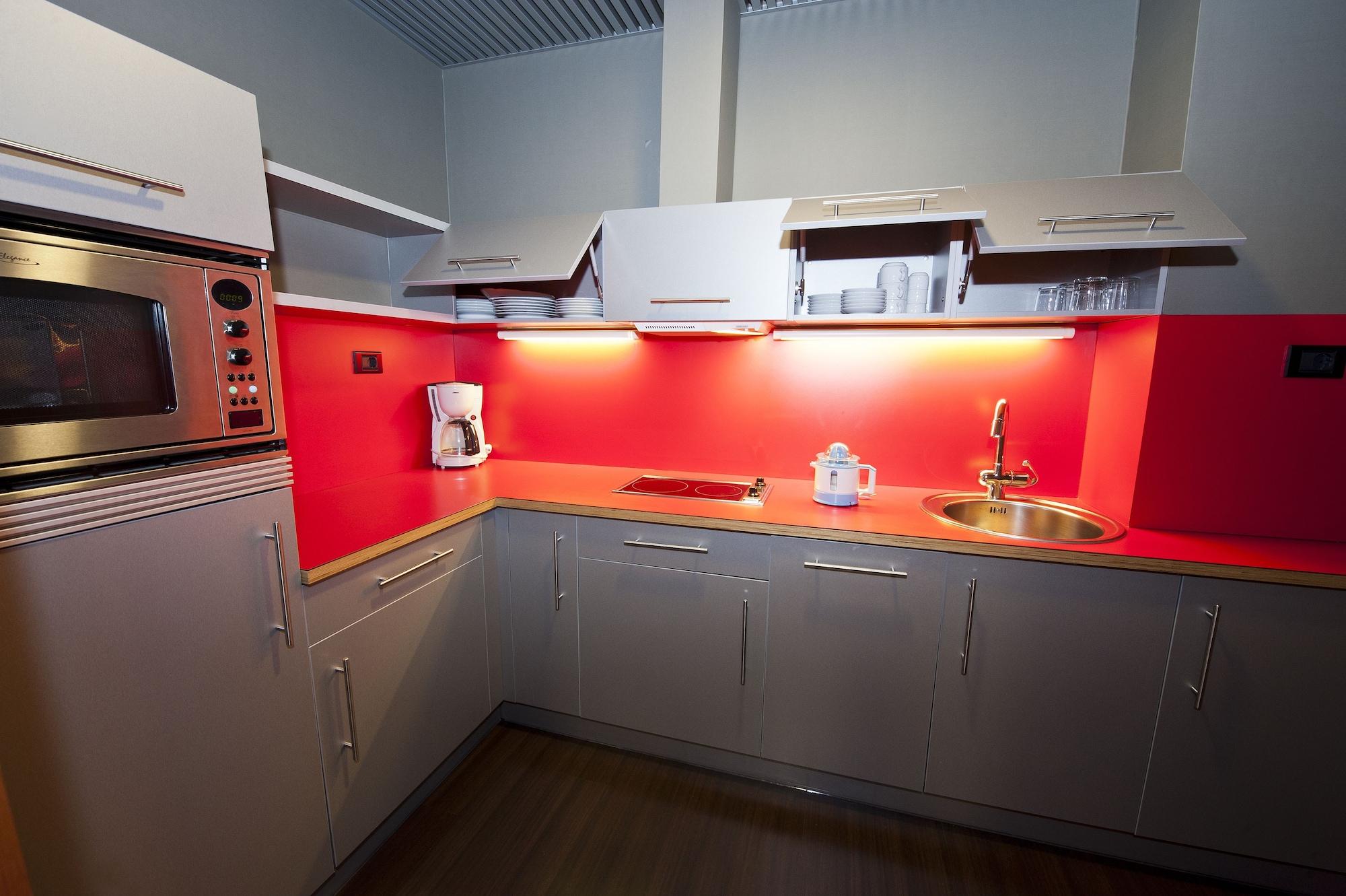Gran Hotel Lakua Vitoria-Gasteiz Bagian luar foto A kitchen at the University of Cambridge