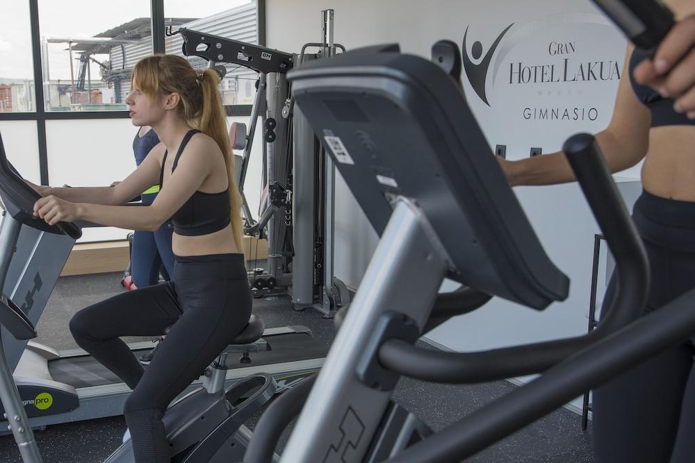 Gran Hotel Lakua Vitoria-Gasteiz Bagian luar foto Elliptical cross trainer