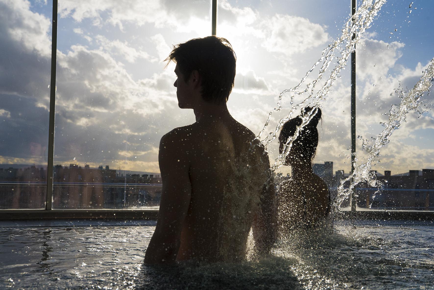 Gran Hotel Lakua Vitoria-Gasteiz Bagian luar foto The rooftop pool at the Standard East Village