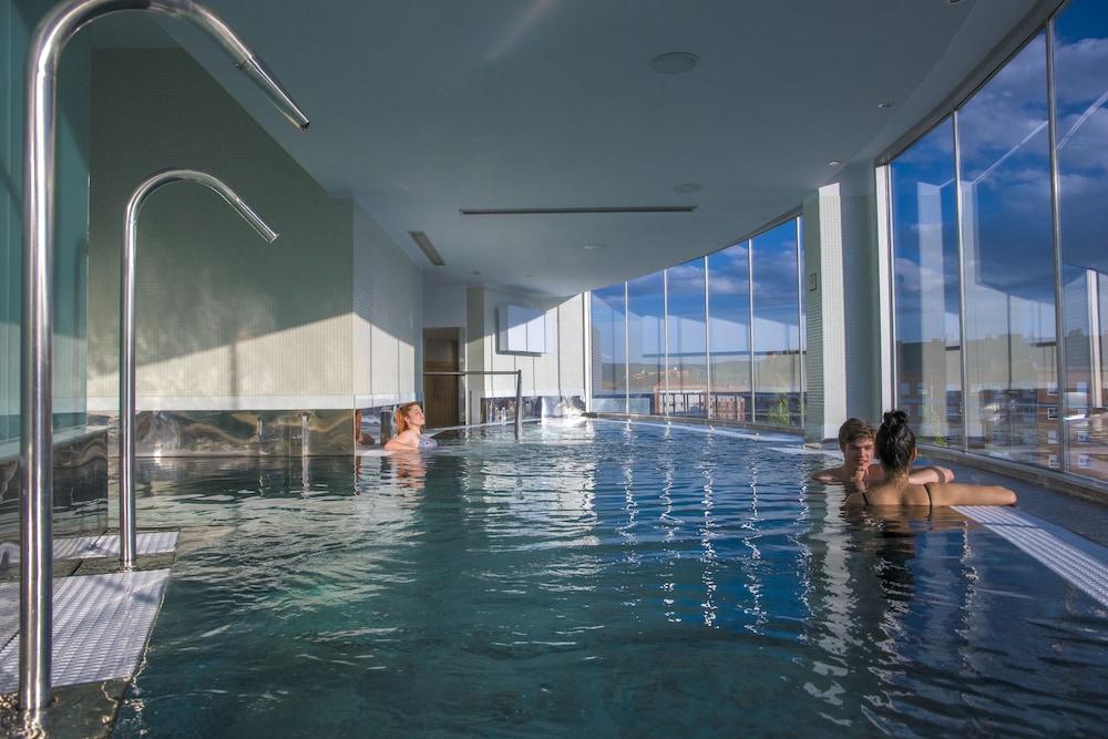Gran Hotel Lakua Vitoria-Gasteiz Bagian luar foto The spa at The Landmark