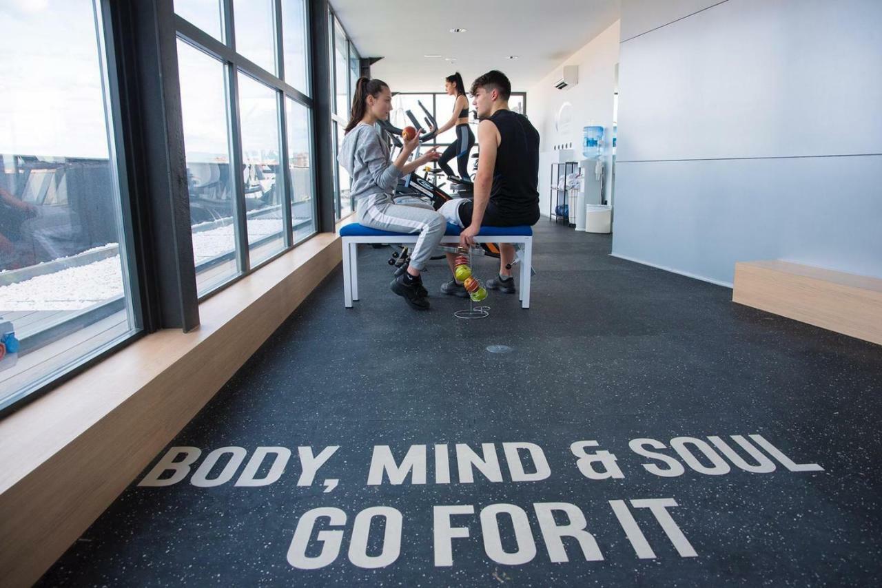 Gran Hotel Lakua Vitoria-Gasteiz Bagian luar foto The gym at the University of Roehampton